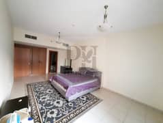 شقة واسعة مفروشة بالكامل بغرفة نوم واحدة وشرفة