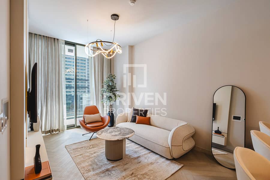 Fully Upgraded | Prime Location | Vacant | Premium - Image 1