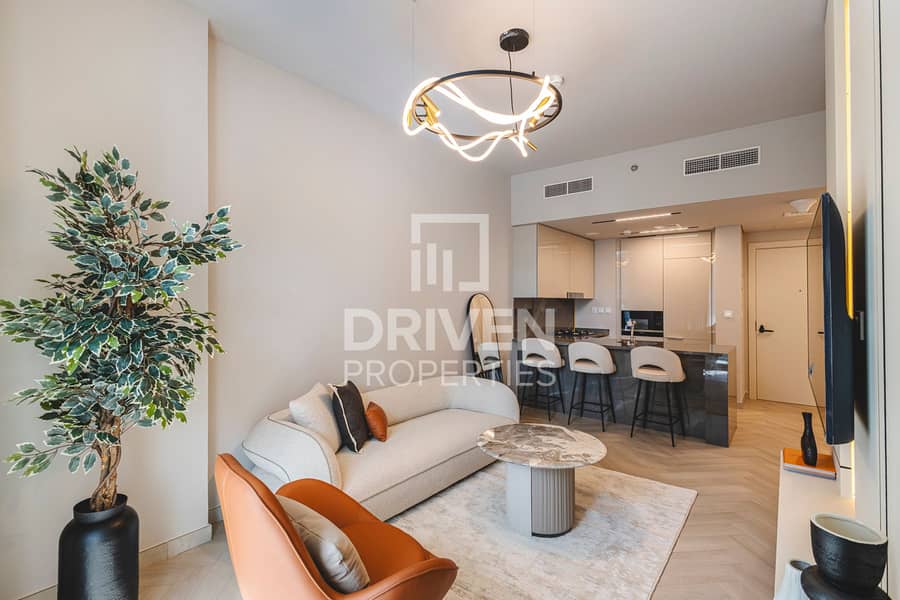 Fully Upgraded | Prime Location | Vacant | Premium - Image 3