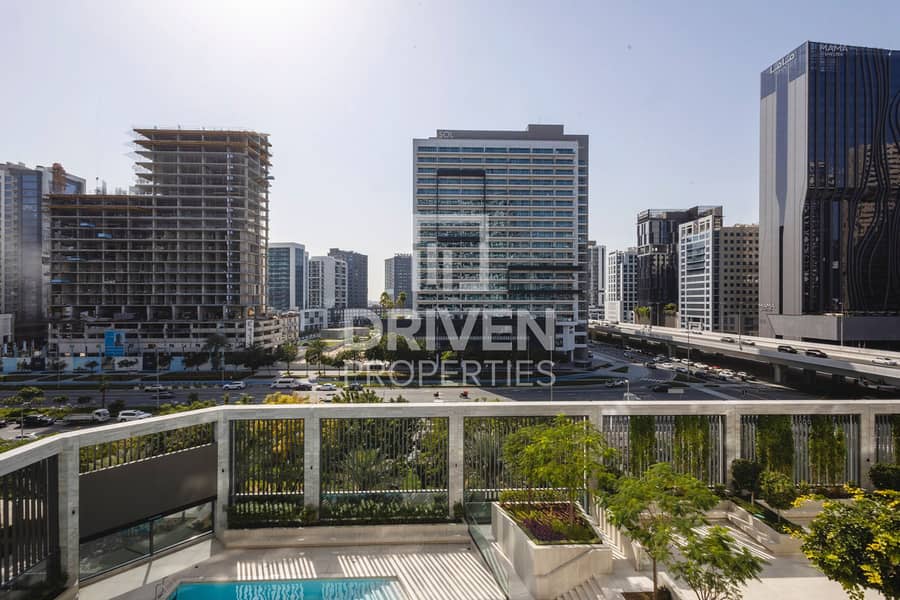 Fully Upgraded | Prime Location | Vacant | Premium - Image 11