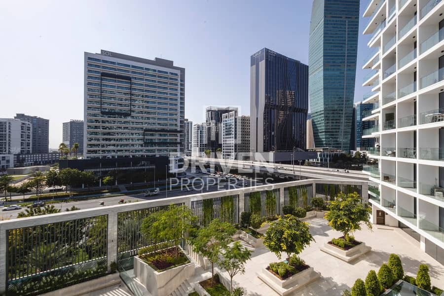 Fully Upgraded | Prime Location | Vacant | Premium - Image 12