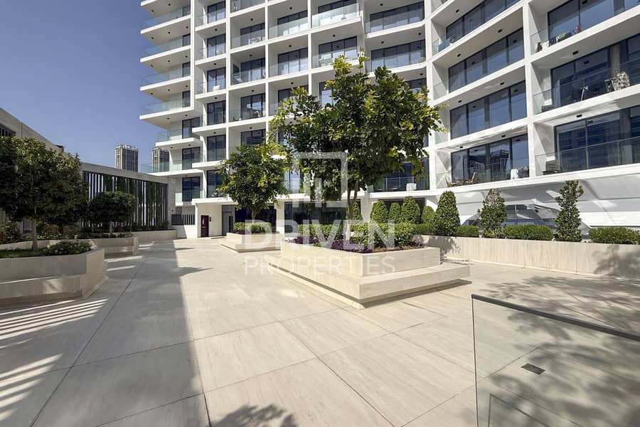 Fully Upgraded | Prime Location | Vacant | Premium - Image 14