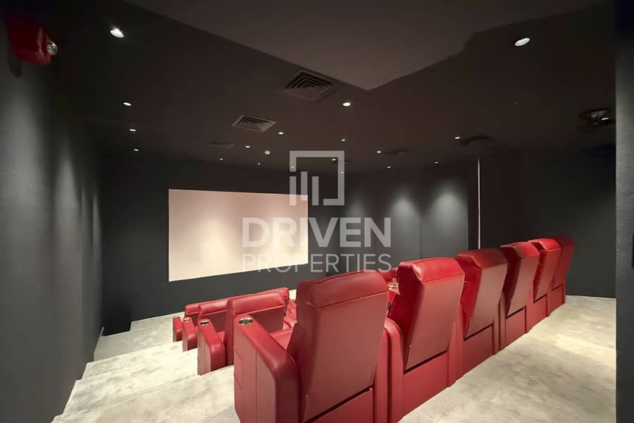 Fully Upgraded | Prime Location | Vacant | Premium - Image 17