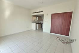 شقة في K-12،الحي اليوناني،المدينة العالمية 360000 درهم - 14051100