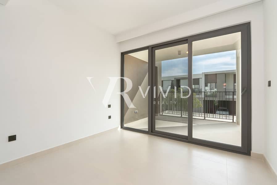 Exclusive | Closed Kitchen | Upgraded | Green Belt - Image 14