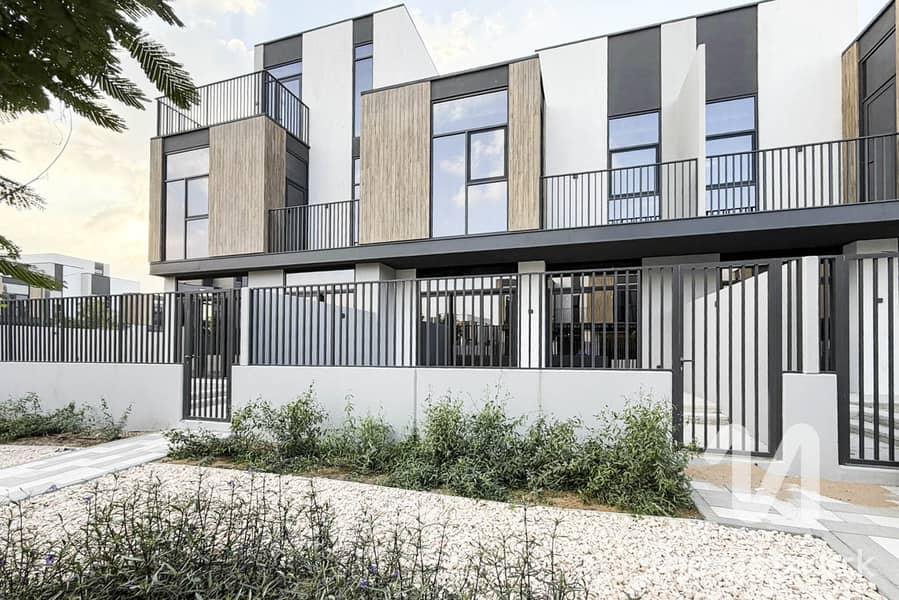 G+1 | Direct on Park | Motivated Seller - Image 1