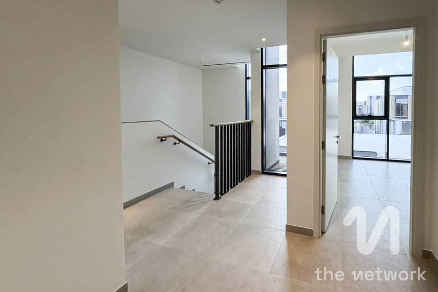 G+1 | Direct on Park | Motivated Seller - Image 4