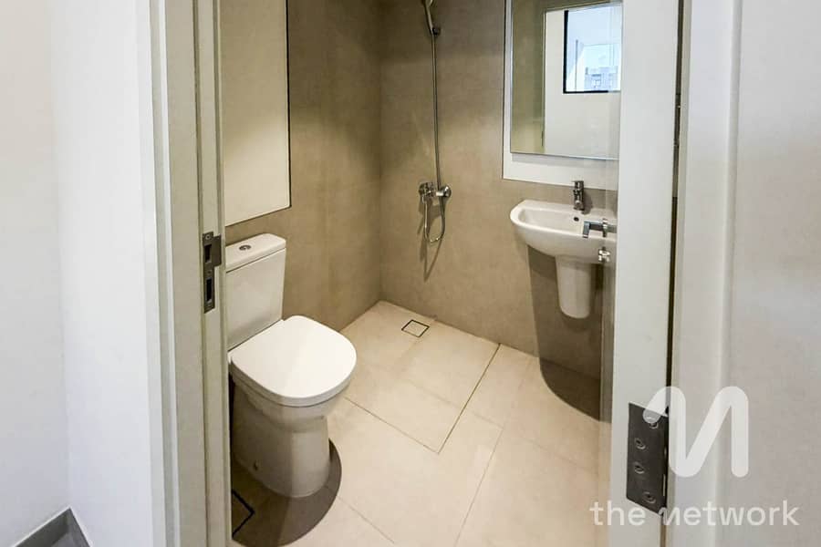 G+1 | Direct on Park | Motivated Seller - Image 9