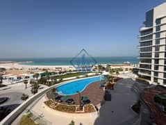 شقة فاخرة من غرفتين بإطلالة بحرية كاملة قرب الشاطئ