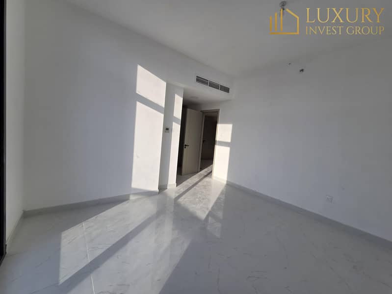 Spacious Duplex | Pool Facing | BCC Ready - Image 4