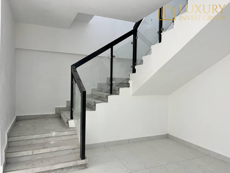 Spacious Duplex | Pool Facing | BCC Ready - Image 6