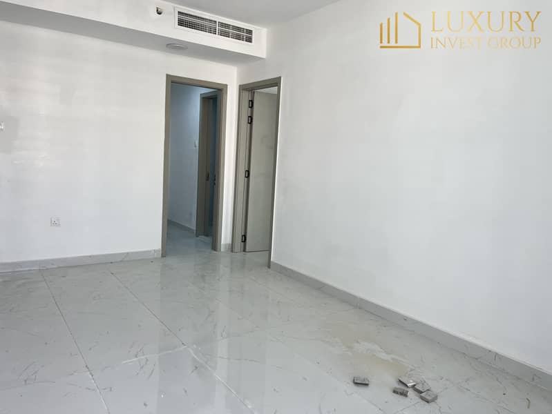 Spacious Duplex | Pool Facing | BCC Ready - Image 8