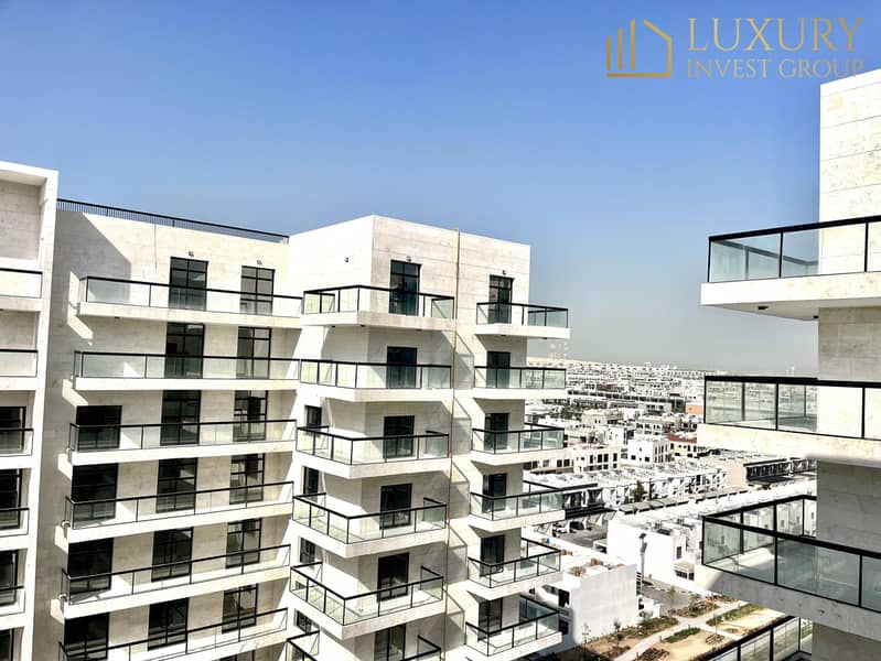 Spacious Duplex | Pool Facing | BCC Ready - Image 10