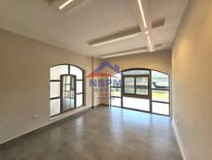 شقة في شارع المطار 1 غرفة 71999 درهم - 13546969