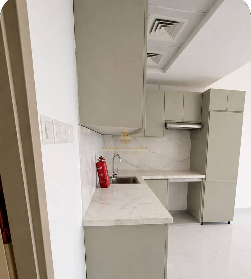 Vacant | Keys in Hand | Unfurnished - Image 3