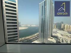 شقة 4 غرف وصالة – تكييف وموقف مجاني | إطلالة القصباء