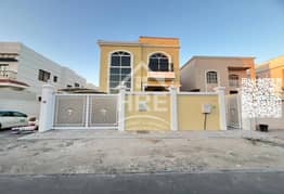 فيلا فاخرة للبيع في الروضة 2 موقع مميز