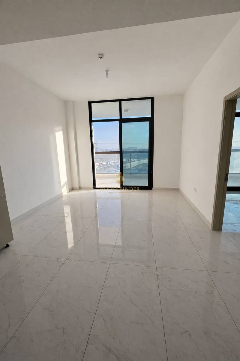 Vacant | Keys in Hand | Unfurnished - Image 1