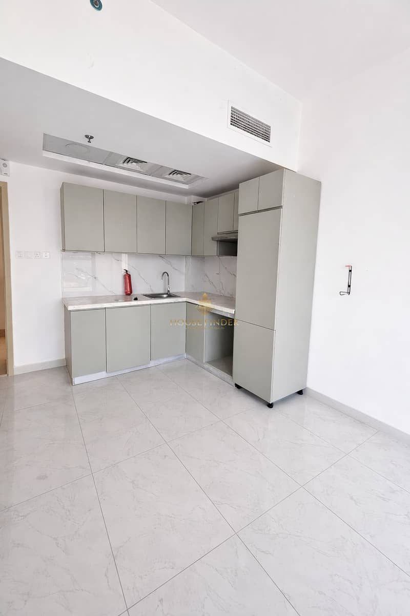 Vacant | Keys in Hand | Unfurnished - Image 2