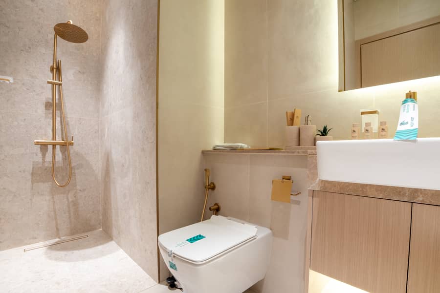 15 Toilet-1. jpg