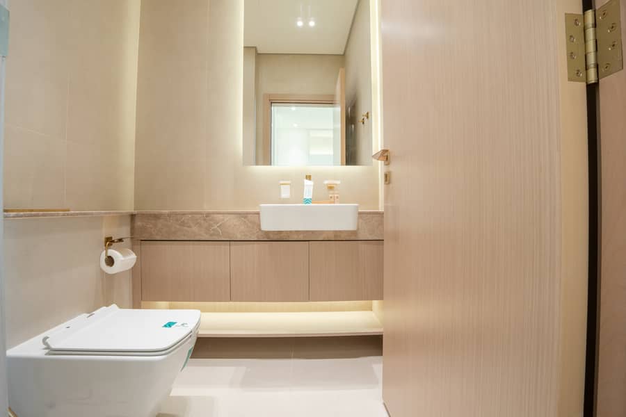 17 Toilet-3. jpg