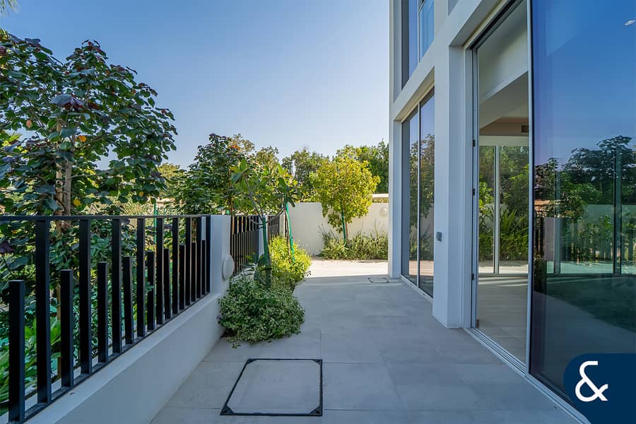 Front Row | Corner Plot | Best Location - Image 23