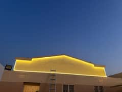 للإيجار فيلا الموقع: الجزات موقع مميز وقريب من جميع الخدمات التفاصيل: فيلا 4 غرف مساحات واسعة مناسبة للعائلات