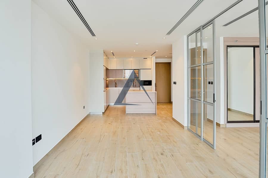 Modern | Brand New |Pool View |Near to Circle Mall - Image 1