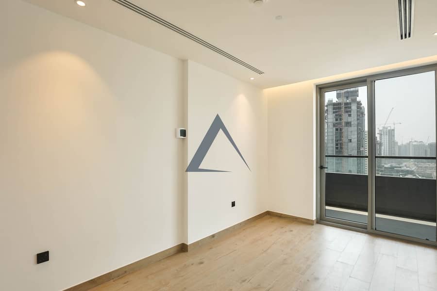 Modern | Brand New |Pool View |Near to Circle Mall - Image 4