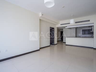 Spacious Master Bedroom with Beautiful view Spacious Master Bedroom with Beautiful view