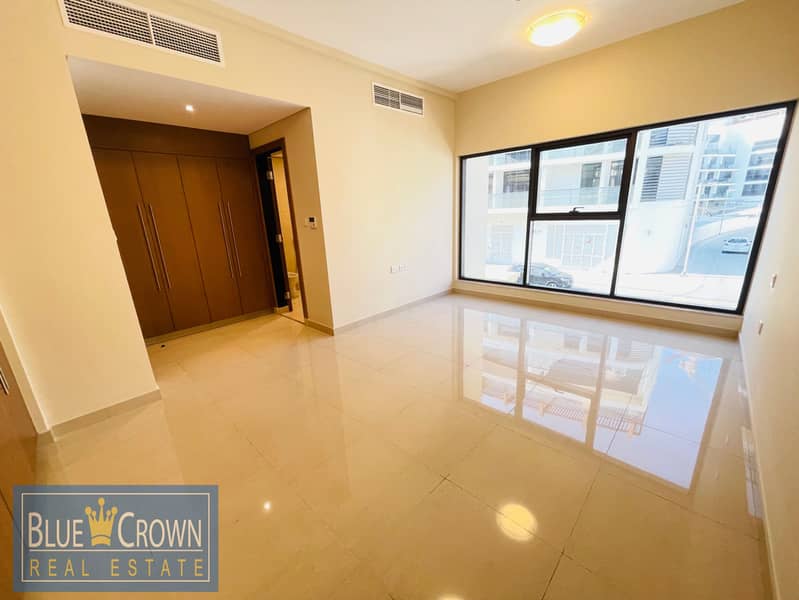 Modern Finishing | Brand New |3BR+Maid Room Villa - Image 7