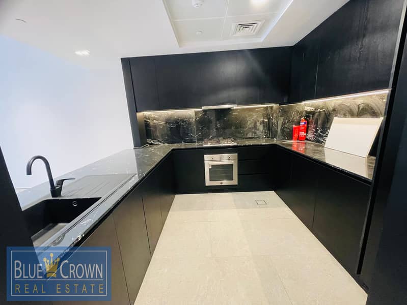 Modern Layout | Spacious | 1BR With Private Jacuzzi - Image 7