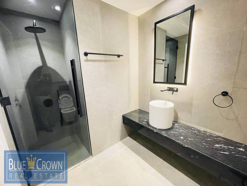 Modern Layout | Spacious | 1BR With Private Jacuzzi - Image 11