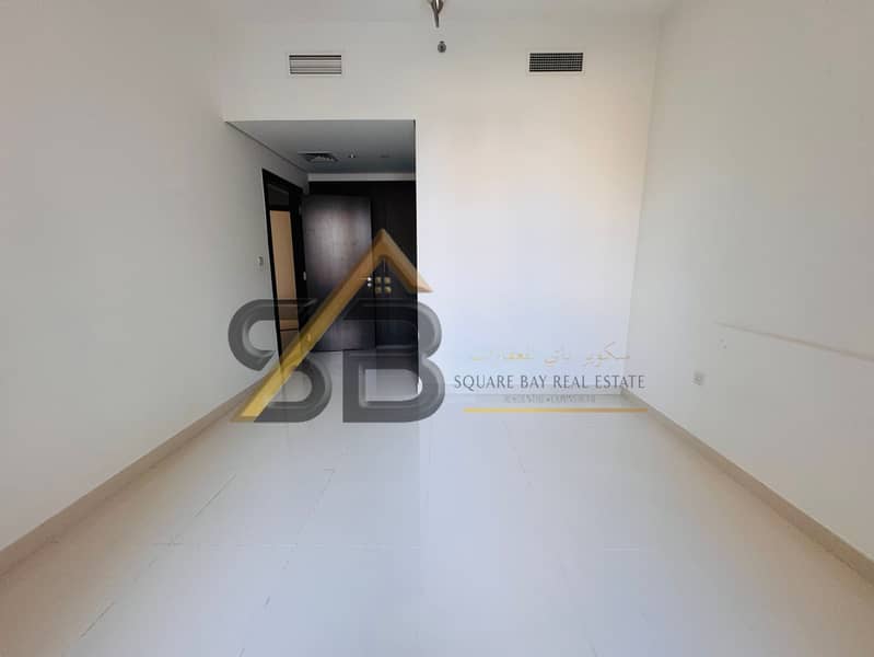 Spacious and Stunning 4BR with Maids Room and Amazing Price in Jaddaf (2 Free Car Parkings) - Image 8