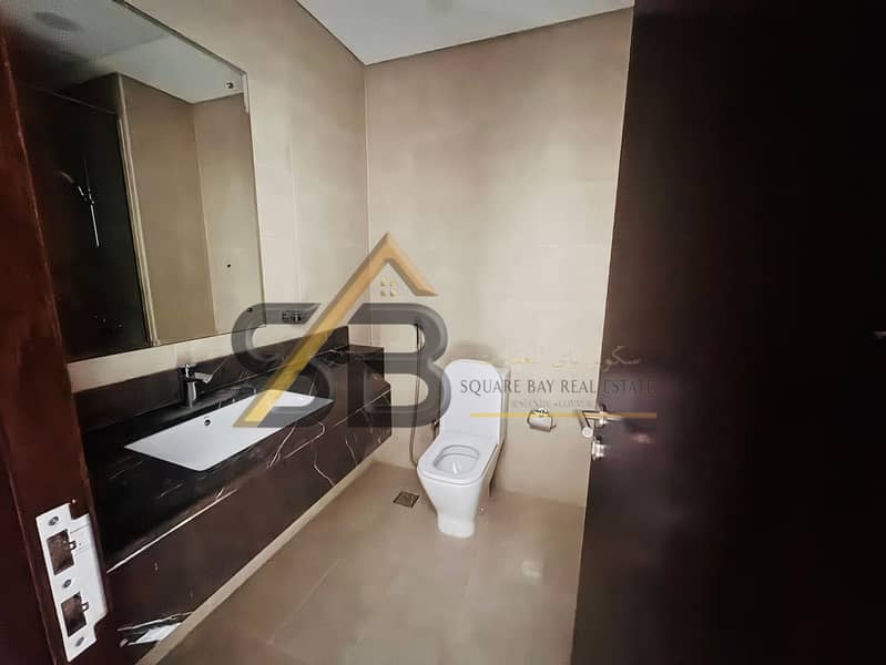 Spacious and Stunning 4BR with Maids Room and Amazing Price in Jaddaf (2 Free Car Parkings) - Image 10