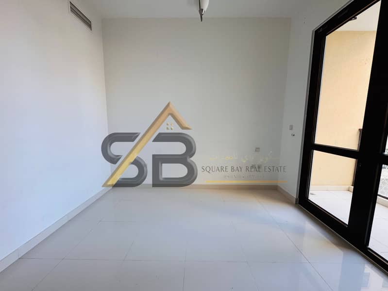 Spacious and Stunning 4BR with Maids Room and Amazing Price in Jaddaf (2 Free Car Parkings) - Image 12