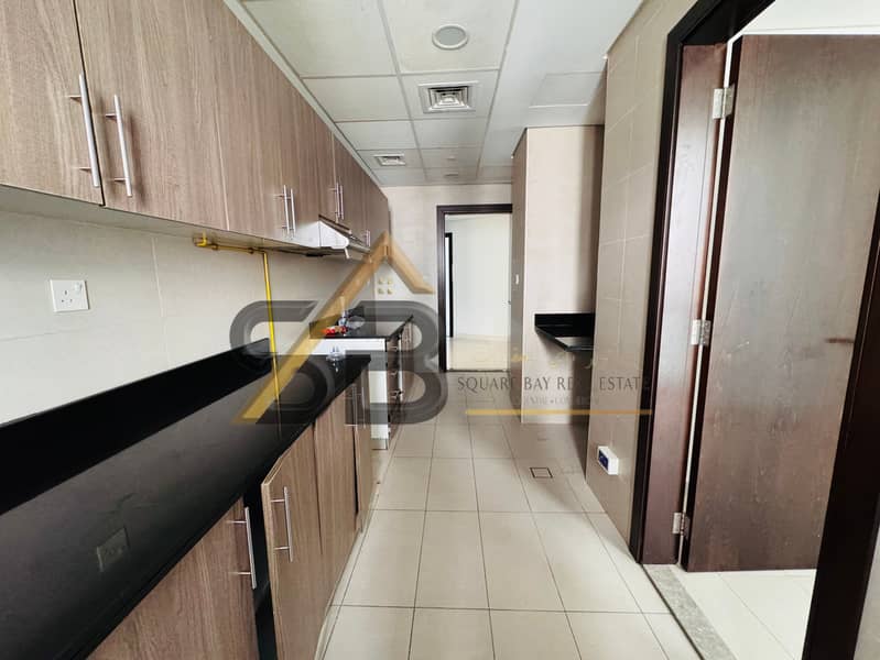 Spacious and Stunning 4BR with Maids Room and Amazing Price in Jaddaf (2 Free Car Parkings) - Image 16