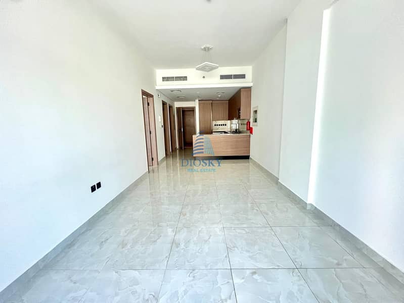 Spacious + Study Room | High Finishing | Vacant - Image 1