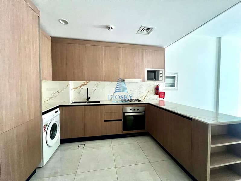 Spacious + Study Room | High Finishing | Vacant - Image 3