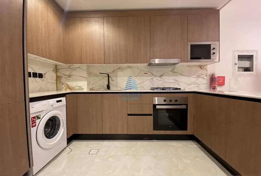 Spacious + Study Room | High Finishing | Vacant - Image 4