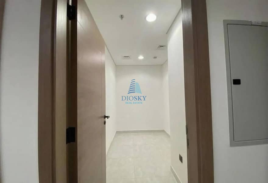 Spacious + Study Room | High Finishing | Vacant - Image 6