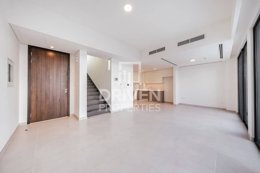 Central Park Access | New Handover | Vacant