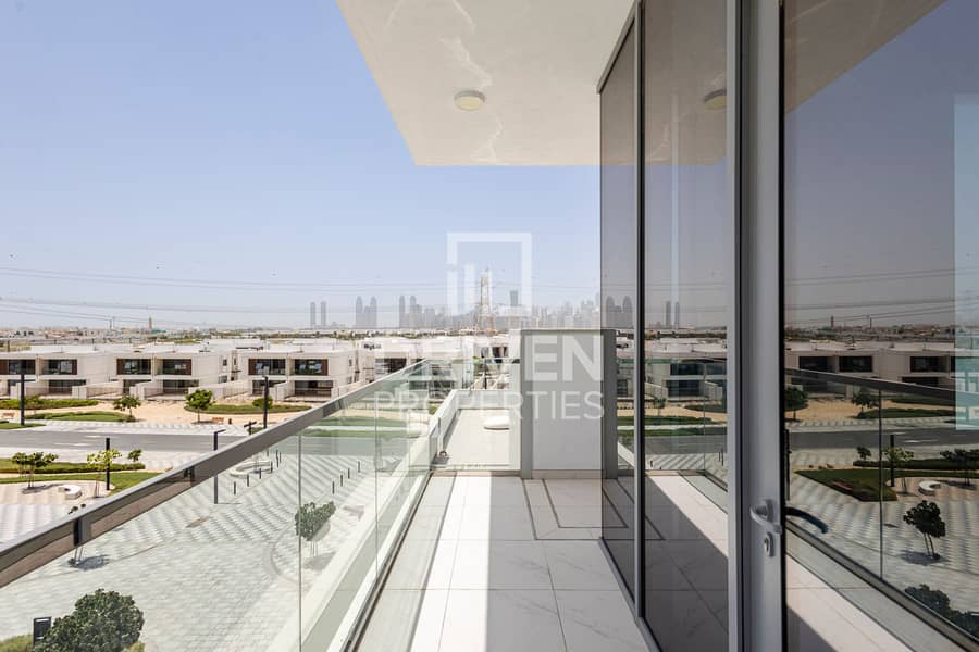 Vacant | Spacious | Skyline and Lagoon Views