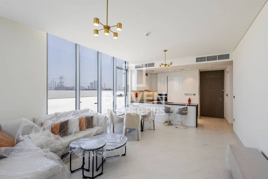 Vacant | Spacious | Skyline and Lagoon Views