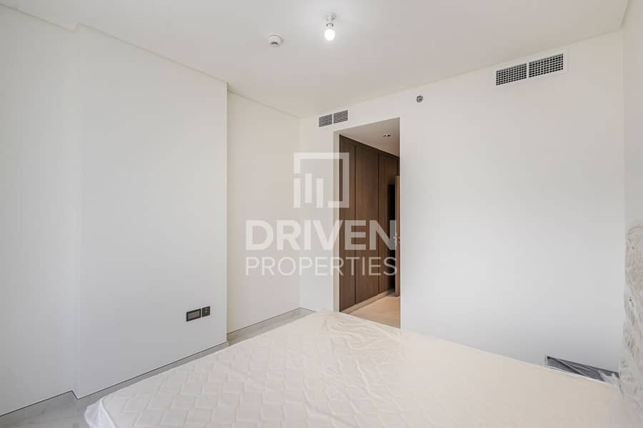 Vacant | Spacious | Skyline and Lagoon Views - Image 7