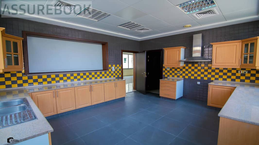 Spacious 5BR Corner Villa with Private Pool & Garden | Al Manara - Image 6