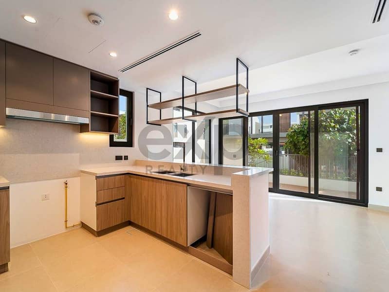 NEW and EXCLUSIVE | 5BR Open Kitchen | Single Row