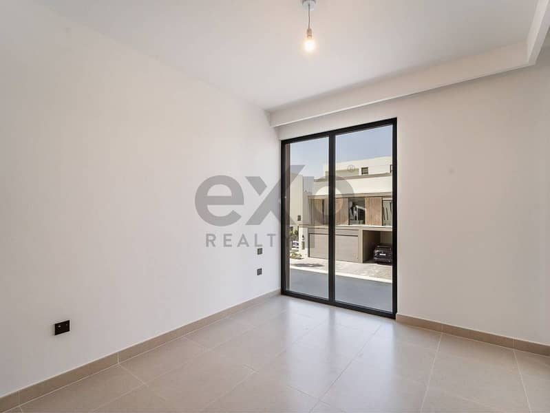 NEW and EXCLUSIVE | 5BR Open Kitchen | Single Row - Image 6