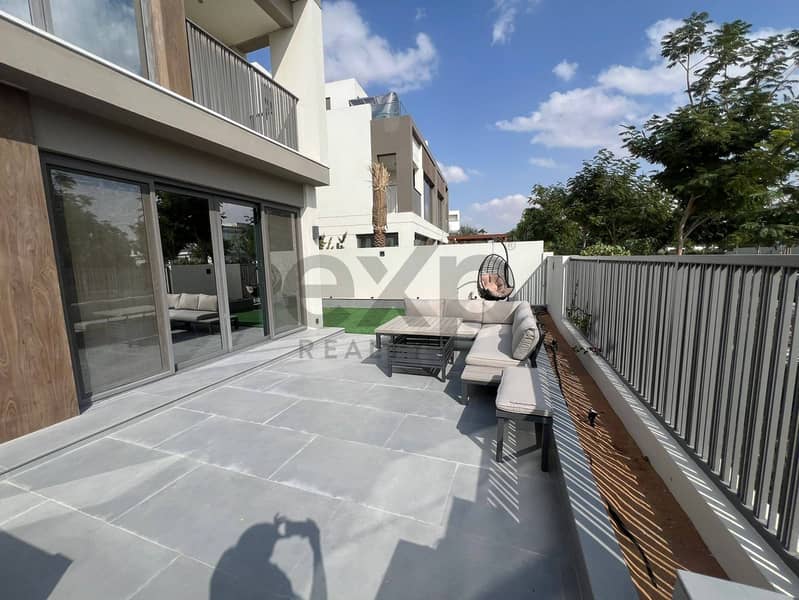 NEW and EXCLUSIVE | 5BR Open Kitchen | Single Row - Image 24