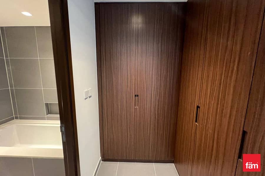 Vacant on Transfer | Full Water View | Prime unit - Image 19